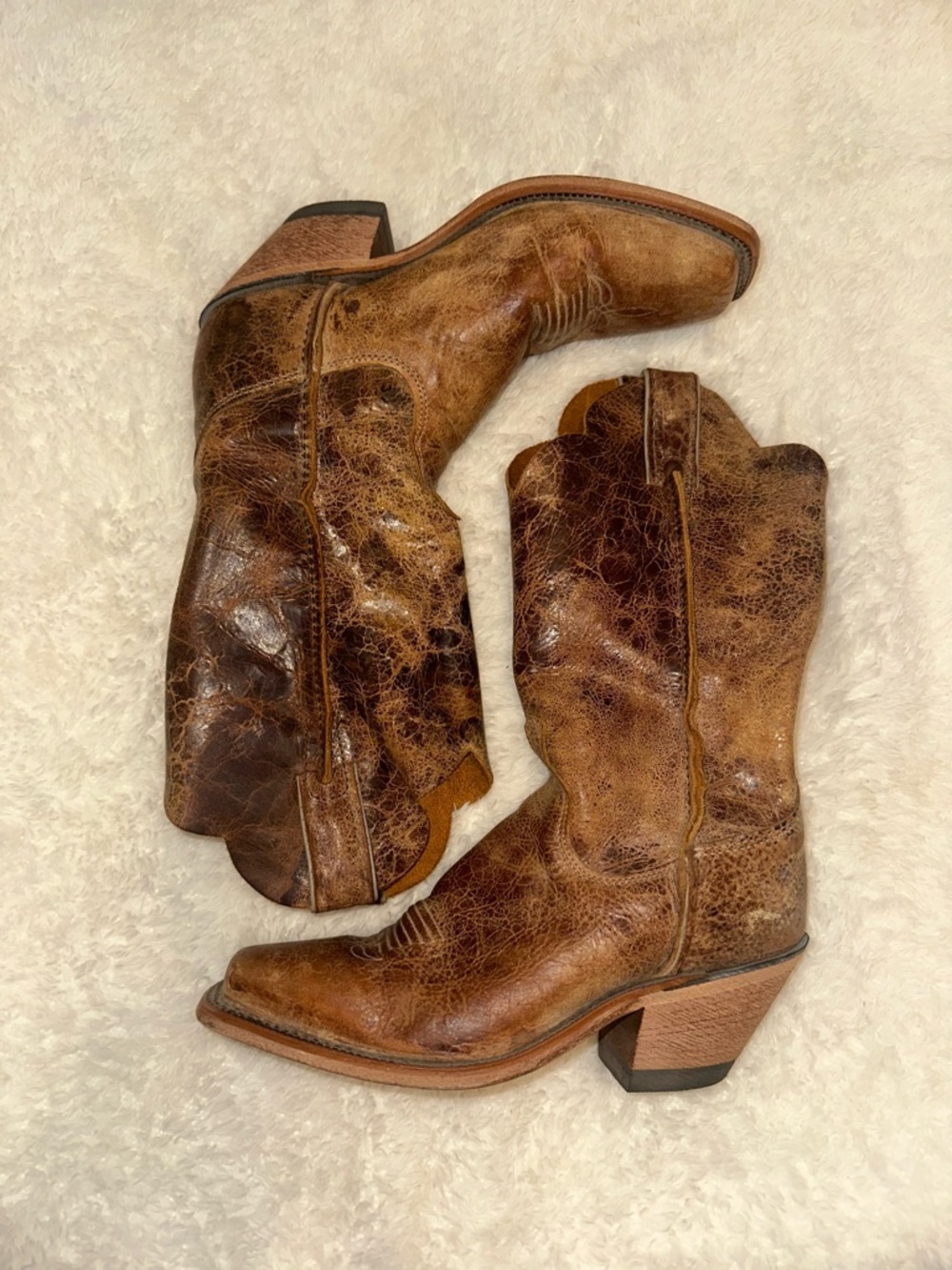 JUSTIN Classic Distressed Brown Leather Cowboy Boots - Picture 2 of 6